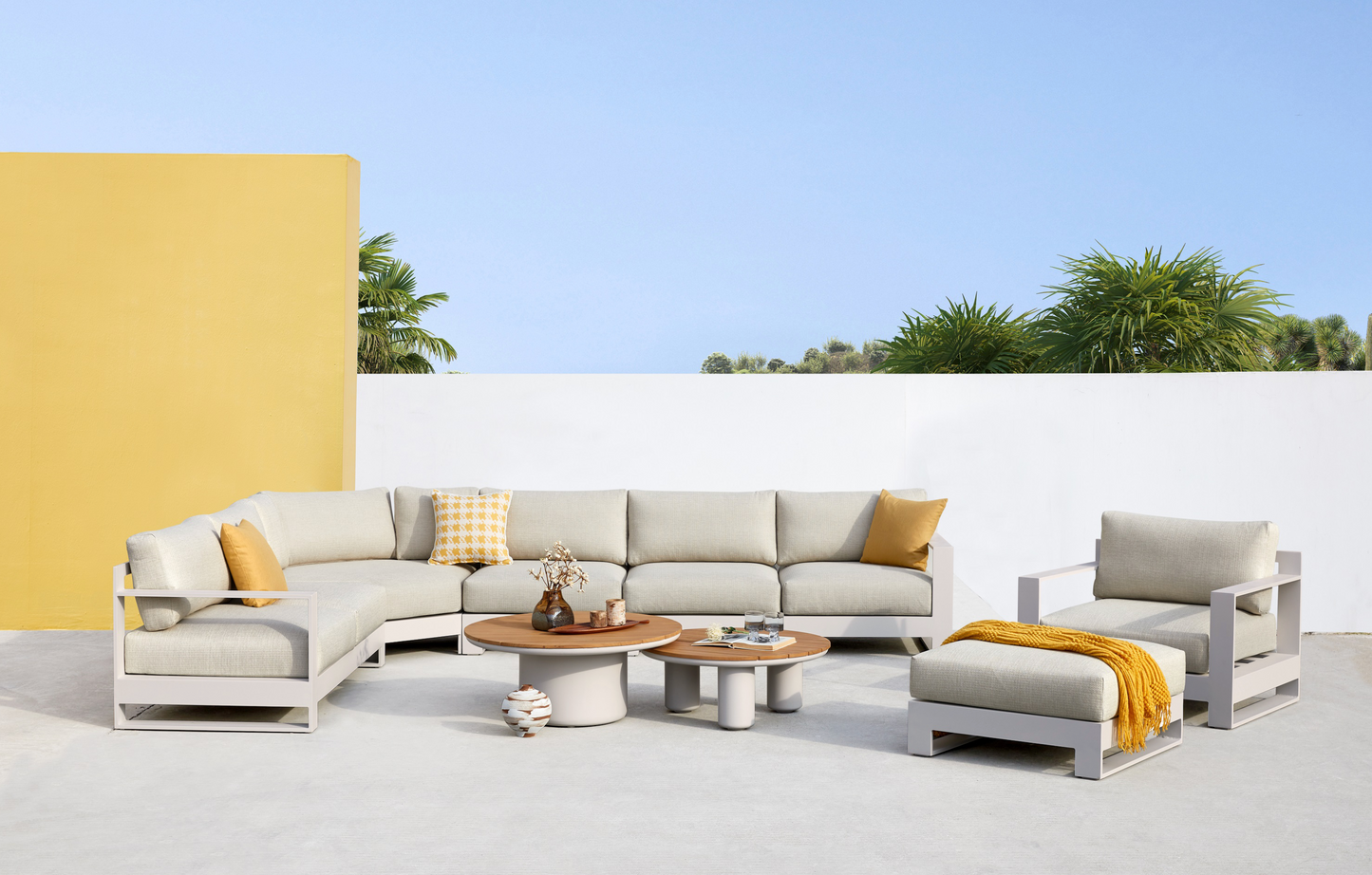 Sillón Diamante Individual Beige C/Taburete