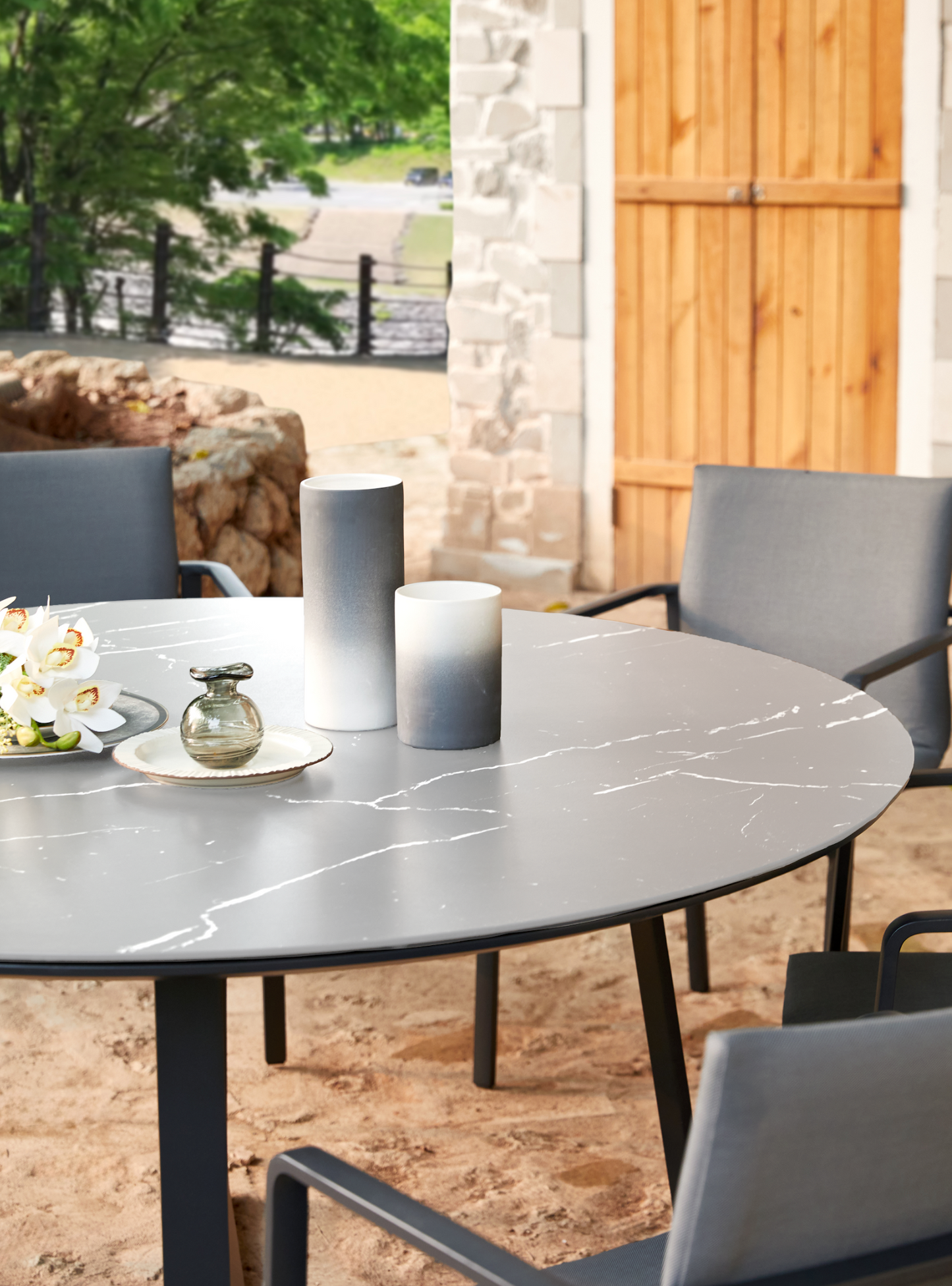 Comedor Río Charcoal