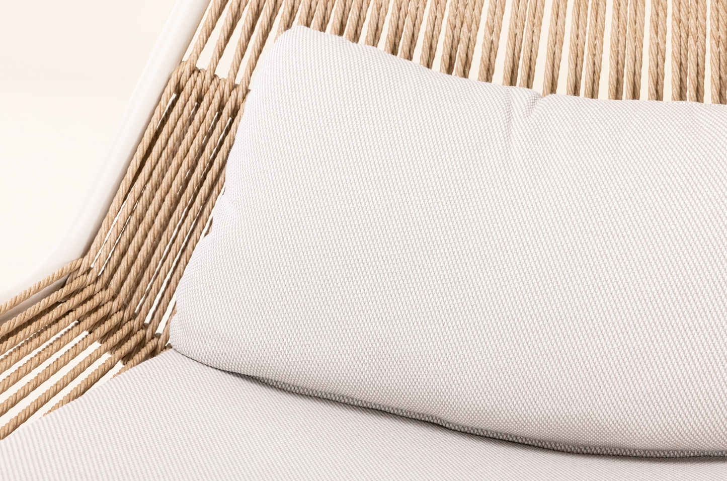 Sillón Como Lounge con Taburete Beige