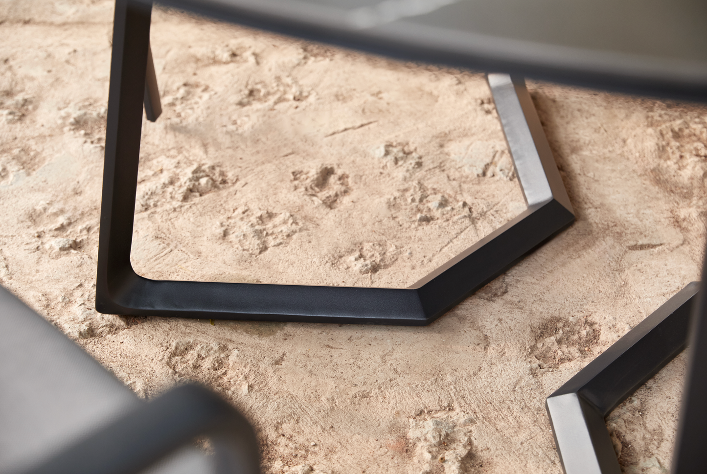 Comedor Río Charcoal